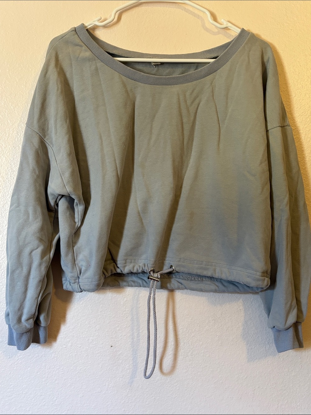 Women’s 2 Piece Light Blue Cropped Drawstring Hem Sweatshirt and Sweats, size M